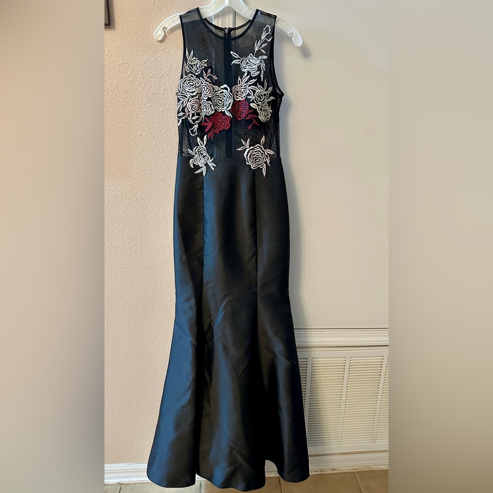 Xscape Evenings Women's Black long Gown witn Floral Embroidery size 4